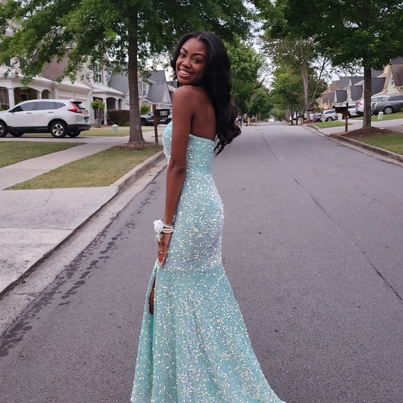 PROM, GALA OR WEDDING 🔥🔥 - Picture 5 of 5